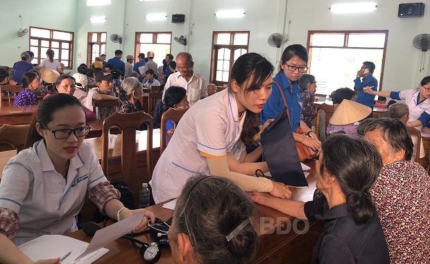 Khám bệnh, phát thuốc miễn phí cho 200 người tại xã Mỹ Tài