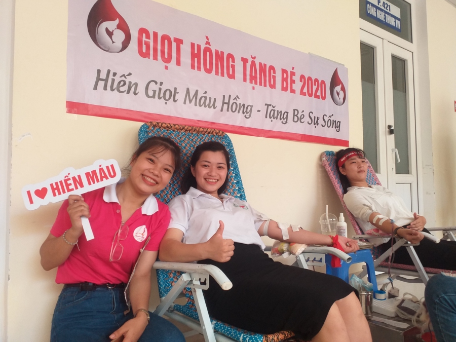 GIỌT HỒNG TẶNG BÉ - NGÀY HỘI CỦA NHỮNG TRÁI TIM NHÂN ÁI