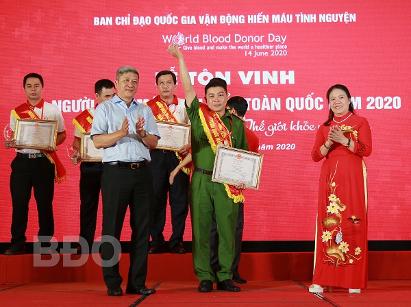 Cần có một tấm lòng !