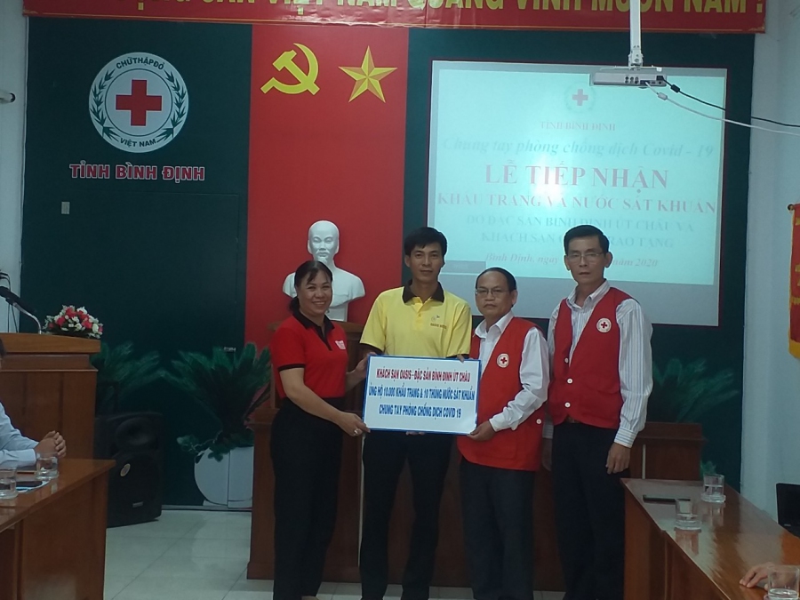 Tiếp nhận 10.000 khẩu trang phòng chống dịch Covid-19