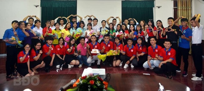 “Sẻ giọt máu đào, trao niềm hy vọng”