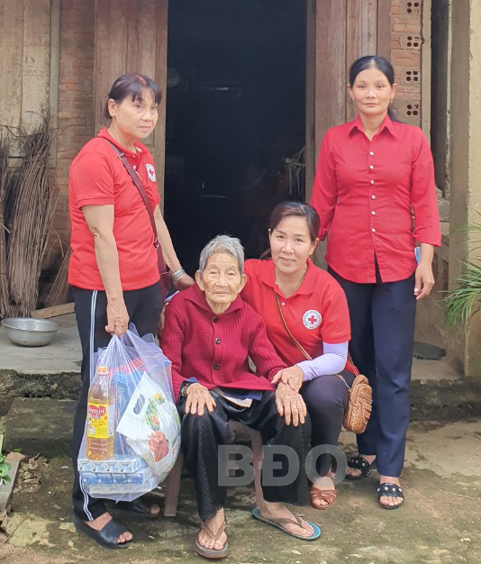 Tận tâm với công tác nhân đạo