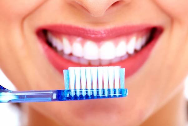 Bệnh vào từ miệng? Ăn thì không tiếc, ngại chi tiền mua bàn chải răng?