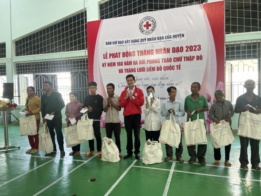 Huyện Vân Canh phát động tháng nhân đạo năm 2023