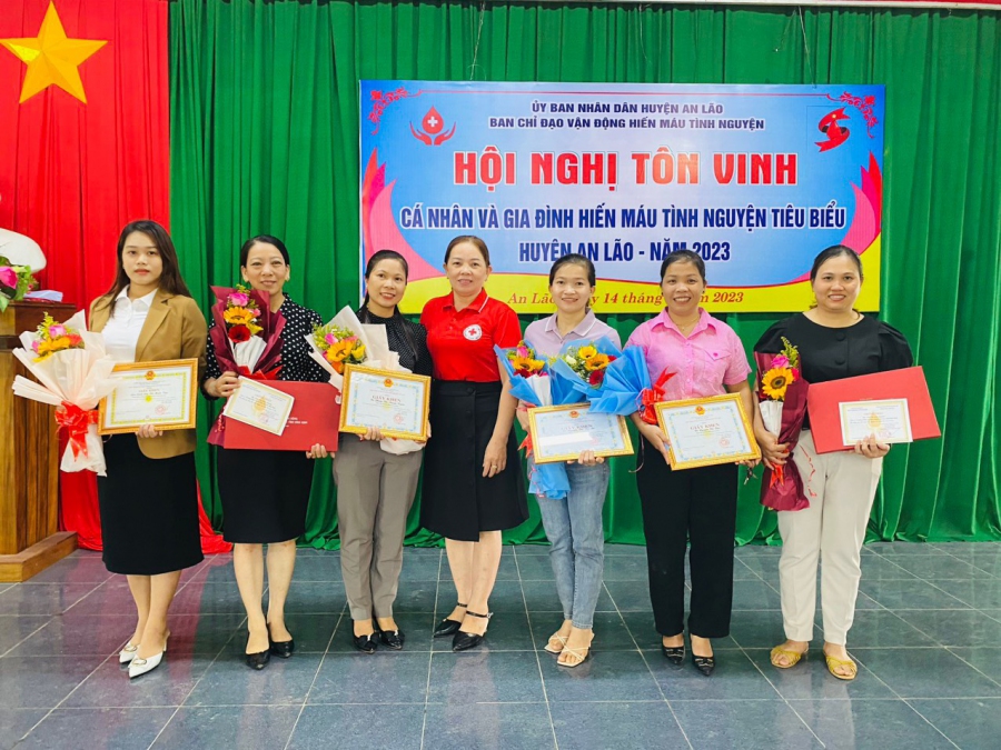 Huyện An Lão tôn vinh 14 gia đình và 46 cá nhân hiến máu tình nguyện tiêu biểu năm 2023