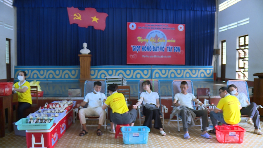 Huyện Tây Sơn tổ chức ngày hội hiến máu với chủ đề “Giọt hồng đất Võ” Tây Sơn