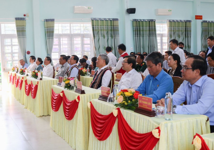 Bí thư Trung ương Đảng Nguyễn Hòa Bình dự Chương trình “Tết nhân ái” – Xuân Giáp Thìn 2024 tại huyện Vân Canh
