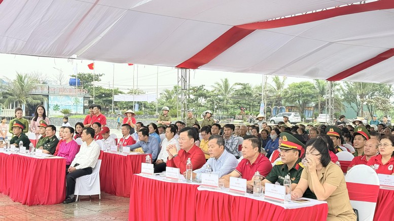 Các đại biểu tham gia Chương trình hưởng ứng Ngày Quốc tế Giảm nhẹ rủi ro thiên tai năm 2026 với chủ đề: “Khả năng chống chịu bắt đầu từ chính ngôi nhà của bạn” tại Nghệ An