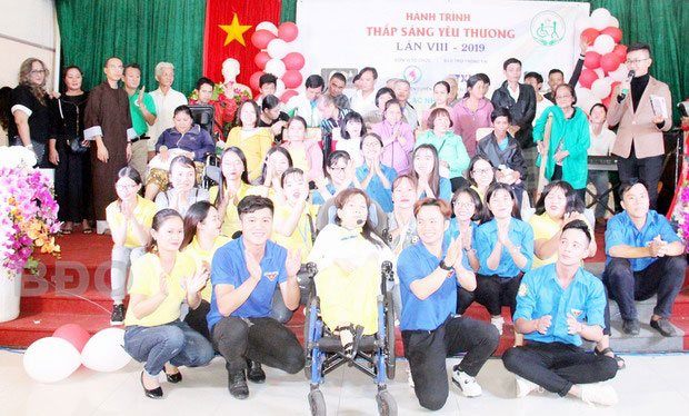Hành trình Thắp sáng yêu thương