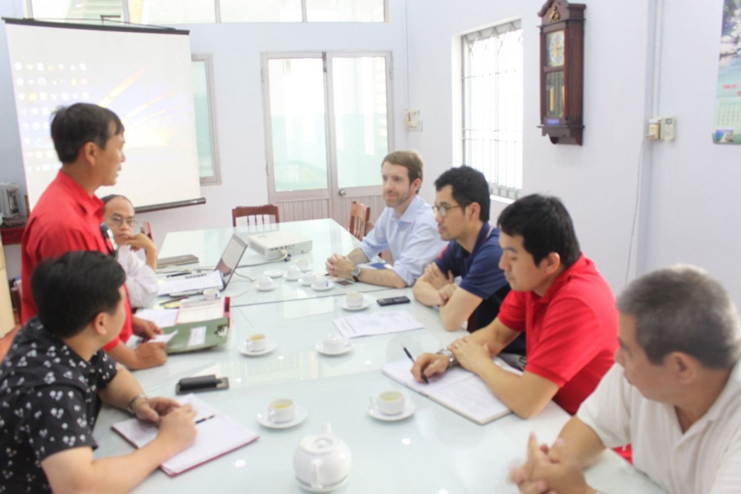 Cán bộ, công chức, viên chức tỉnh Bình Định thi đua thực hiện văn hóa công sở