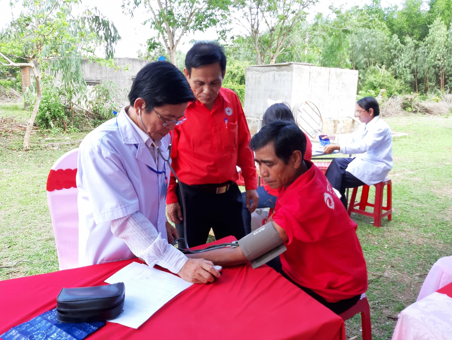 Hội CTĐ tỉnh khám bệnh, cấp thuốc miễn phí tại xã Cát Lâm, huyện Phù Cát