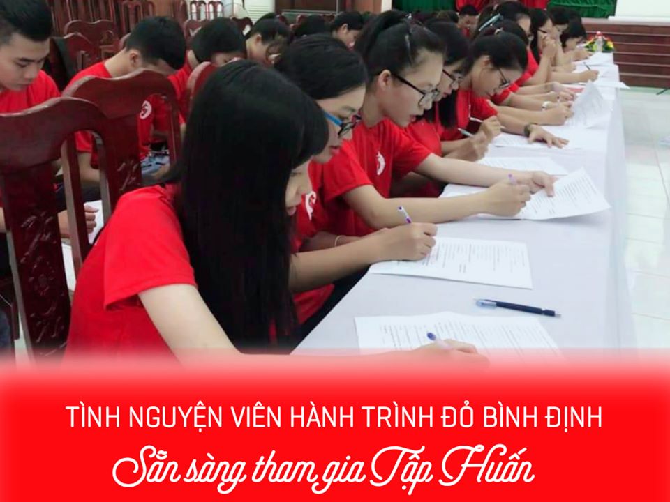 Tình nguyện viên Hành trình Đỏ Bình Định sẵn sàng tập huấn kỹ năng