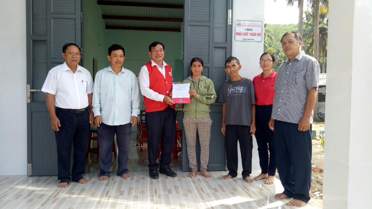 Hội Chữ thập đỏ thị xã Hoài Nhơn bàn giao nhà Chữ Thập đỏ