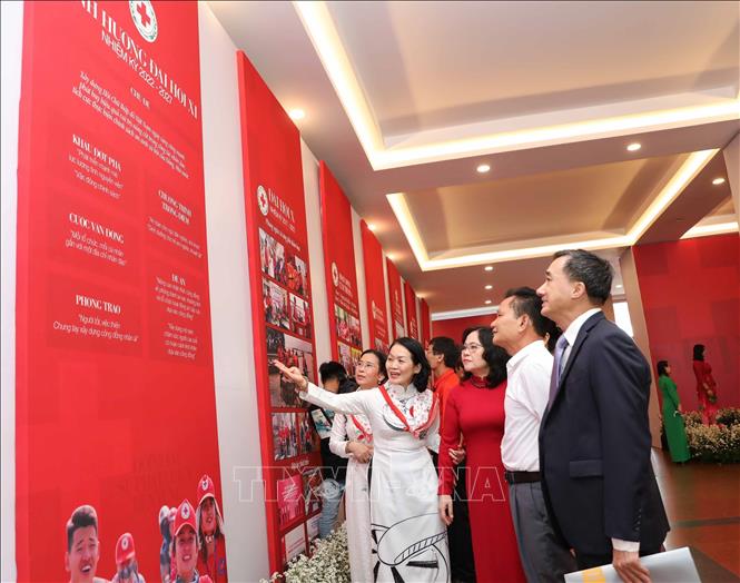 vna potal khai mac trien lam “he sinh thai nhan dao” stand