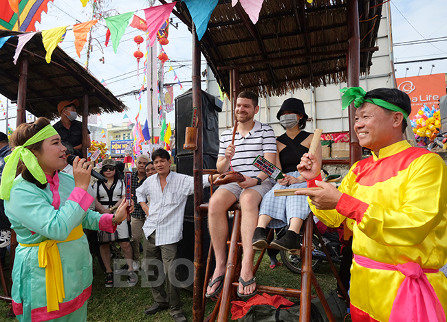 Vui Hội bài chòi dân gian