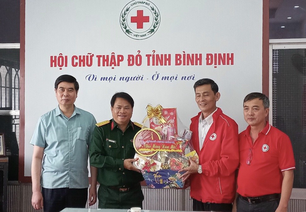 Khẩn trương rà soát hoàn thiện cơ chế, chính sách đối với hoạt động chữ thập đỏ