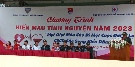 Ngày hội hiến máu tình nguyện "Cảnh sát cơ động sẵn sàng hiến dâng"