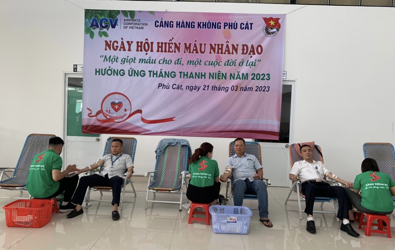 ĐVTN cảng hàng không Phù Cát tham gia hiến máu nhân đạo