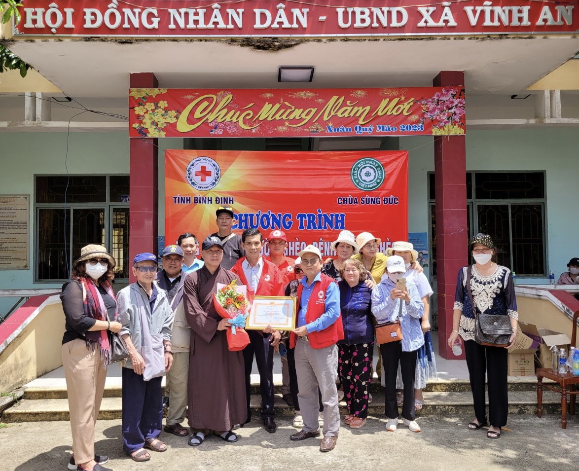432 hộ khó khăn được nhận quà của đoàn từ thiện TP Hồ Chí Minh