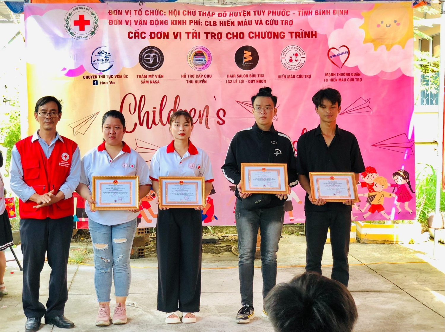 Tuy Phước:	 Tổ chức phiên chợ “0 đồng” cho trẻ em có hoàn cảnh khó khăn