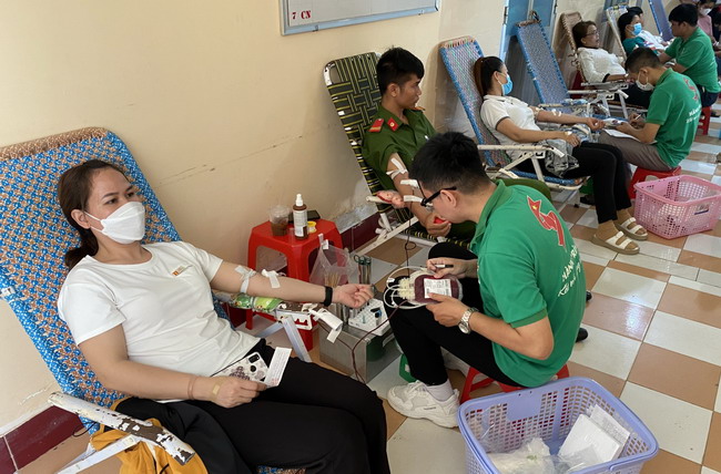 Đợt HMTN mới nhất của huyện Vĩnh Thạnh có một số người dân từ xã Vĩnh Sơn đến tham gia dù chưa đăng ký trước.