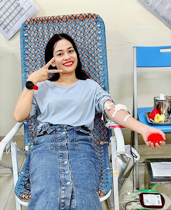 Hiến tặng đột xuất máu hiếm (Rh-) cứu người bệnh cần máu