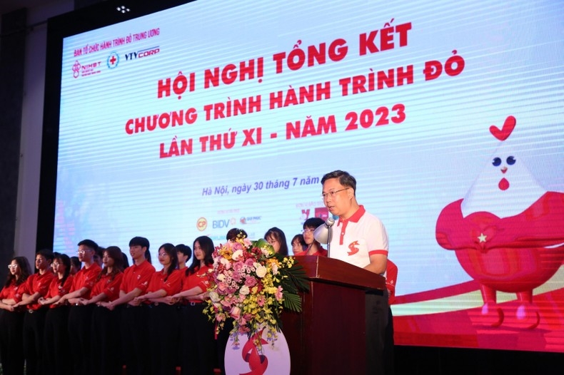 PGS. TS Nguyễn Hà Thanh, Viện trưởng Viện Huyết học – Truyền máu Trung ương, Trưởng Ban Tổ chức Hành trình Đỏ 2023 phát biểu tại lễ tổng kết.