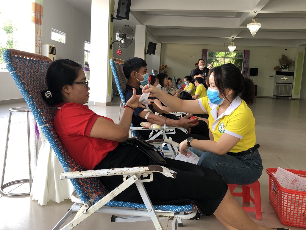 Người dân huyện Phù Cát tham gia HMTN