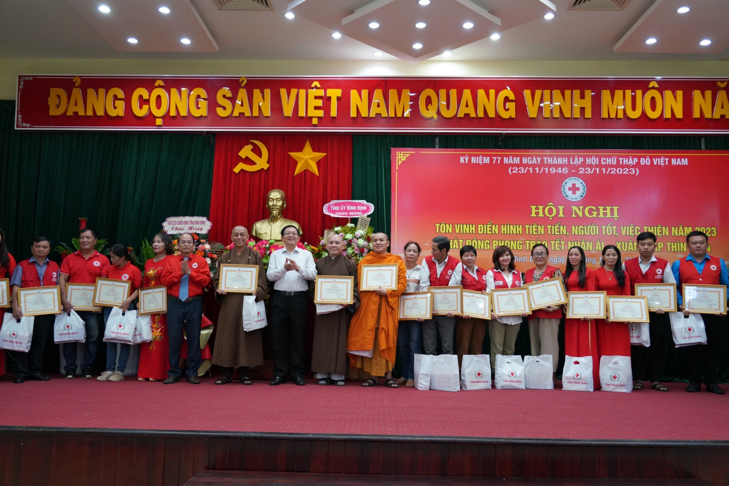 Bình Định: Tôn vinh điển hình tiên tiến, người tốt việc thiện