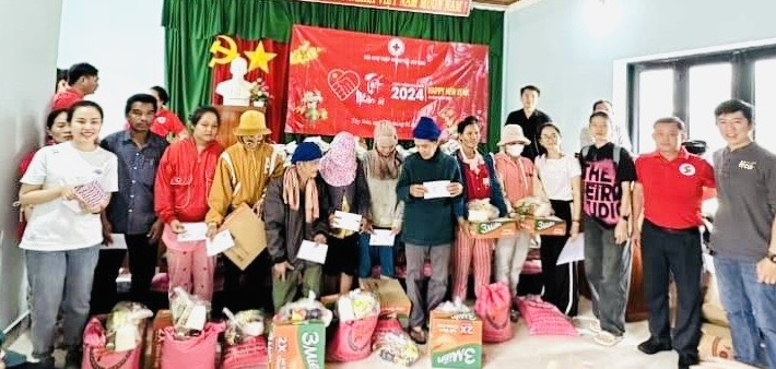 Chương trình "Tết Nhân Ái" Xuân Giáp Thìn năm 2024 tại Vĩnh An