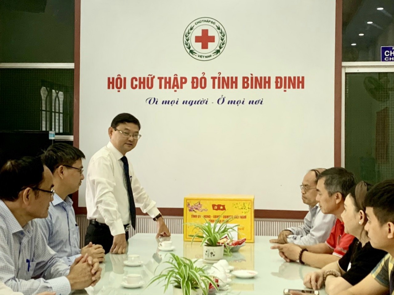 Một số hình ảnh các đơn vị thăm tặng quà chúc Tết Hội CTĐ tỉnh