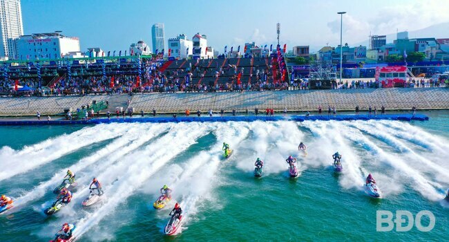 Nhiều sự kiện thể thao quốc tế diễn ra hấp dẫn tại TP Quy Nhơn, thu hút đông đảo du khách trong và ngoài nước đến xem. Ảnh: NGUYỄN DŨNG