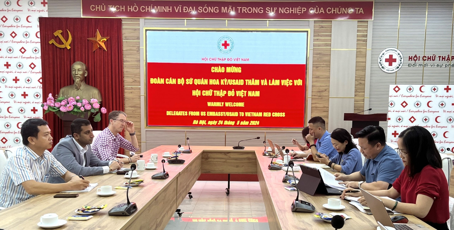 Đoàn cán bộ sứ quán Hoa Kỳ/USAID thăm và làm việc với Hội Chữ thập đỏ Việt Nam