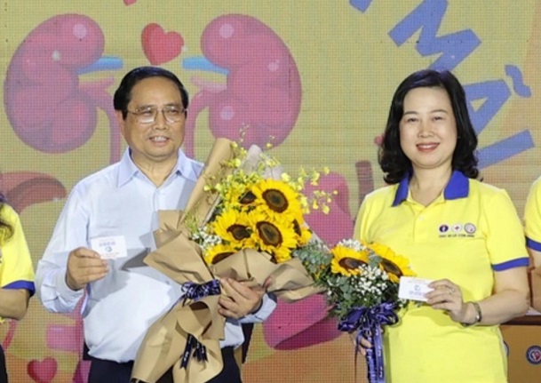 Thủ tướng Phạm Minh Chính và Bộ trưởng Bộ Y tế Đào Hồng Lan phát động đăng ký hiến mô, tạng sáng 19-5-2024