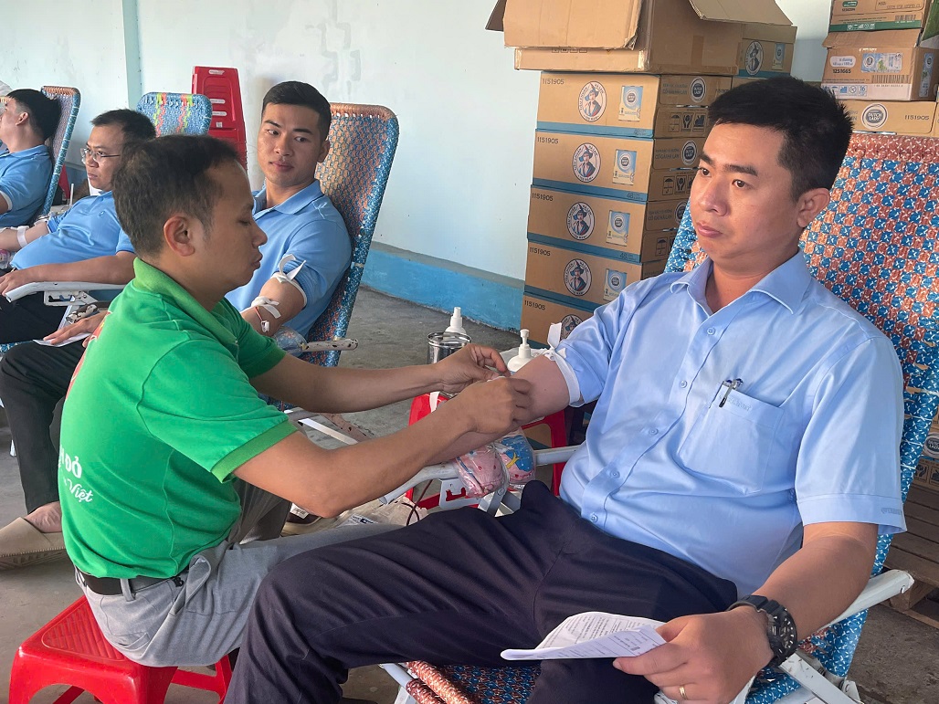 Công ty CP Cảng Quy Nhơn hiến máu tình nguyện
