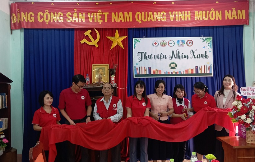 Ra mắt mô hình Thư viện Nhím xanh.