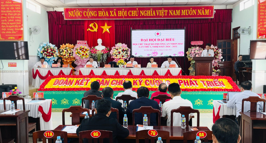 Ban Chấp hành Hội CTĐ phường An Nhơn Bắc nhiệm kỳ 2026-2031 ra mắt Đại hội. Ảnh: Trần Dung