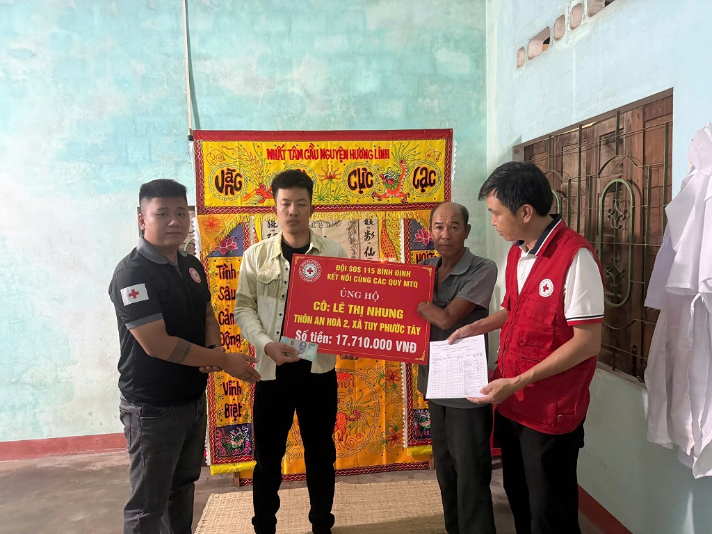 THĂM HỎI, HỖ TRỢ GIA ĐÌNH NẠN NHÂN TAI NẠN GIAO THÔNG