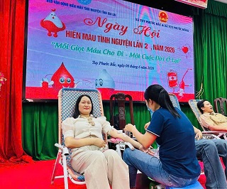 Bà Huỳnh Thị Thanh Nguyệt - Bí thư Đảng ủy, Chủ tịch HĐND xã Tuy Phước Bắc tha gia HMTN