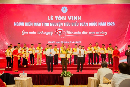 Hạnh phúc là được cho đi và sống có ích