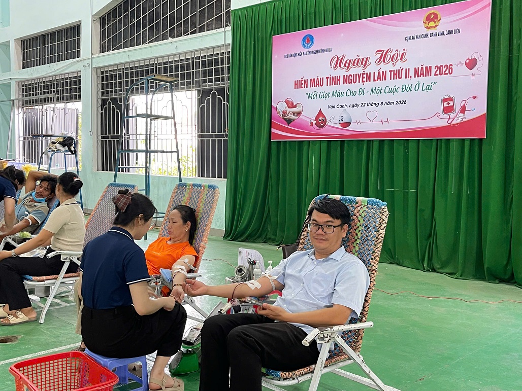 Trường CĐKTCN Quy Nhơn và các xã Vân Canh, Canh Vinh và Canh Liên tham gia Ngày hội HMTN lần 2